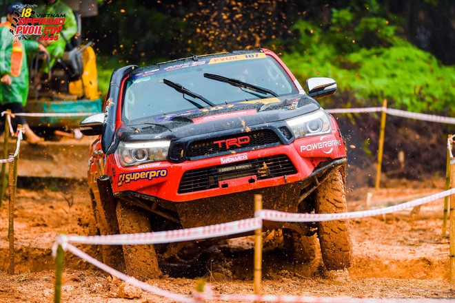 Giải đua xe địa hình lớn nhất Việt Nam khởi tranh: Tổng giải thưởng 600 triệu đồng, 3 ngày, 70 đội, 140 tay đua, 24 đường thi, 750 lượt thi, đường đua đêm quay lại- Ảnh 11. Giải đua xe địa hình lớn nhất Việt Nam khởi tranh: Tổng giải thưởng 600 triệu đồng, 3 ngày, 70 đội, 140 tay đua, 24 đường thi, 750 lượt thi, đường đua đêm quay lại- Ảnh 11.