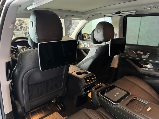 8 xe ra mắt Việt Nam tháng 10/2025: Rẻ nhất 520 triệu đồng, đắt nhất hơn 13 tỷ đồng, từ sedan đến SUV, đủ động cơ xăng điện và hybrid- Ảnh 10.