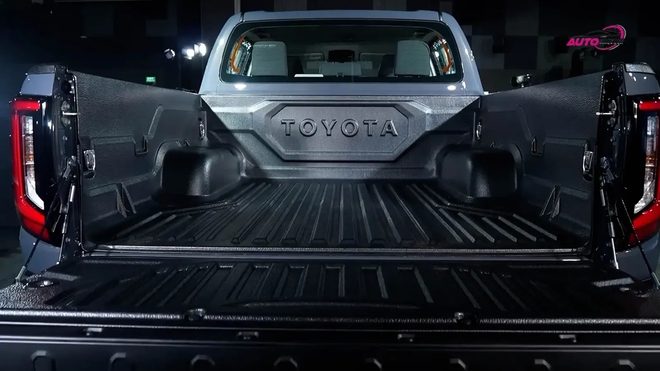 Toyota Hilux 2026 có ảnh thực tế rõ nét: Thiết kế góc cạnh hơn, nội thất như Prado, tùy chọn động cơ diesel và điện đấu Ranger- Ảnh 8.
