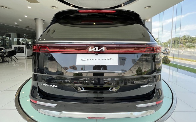 Kia Carnival máy xăng dọn kho giảm giá gần 400 triệu đồng tại đại lý, chạy đều 100km/ngày thì tiền tiết kiệm đủ đổ xăng 6 năm- Ảnh 4. Kia Carnival máy xăng dọn kho giảm giá gần 400 triệu đồng tại đại lý, chạy đều 100km/ngày thì tiền tiết kiệm đủ đổ xăng 6 năm- Ảnh 4.