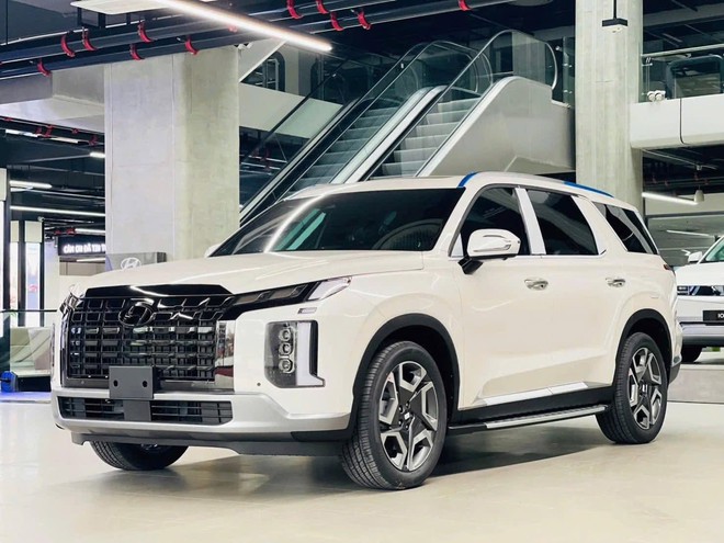 Hyundai Palisade tiếp tục ưu đãi ‘khủng’: Giảm 200 triệu tiền mặt, xuống cạnh tranh với Everest, Fortuner- Ảnh 4. Hyundai Palisade tiếp tục ưu đãi ‘khủng’: Giảm 200 triệu tiền mặt, xuống cạnh tranh với Everest, Fortuner- Ảnh 4.