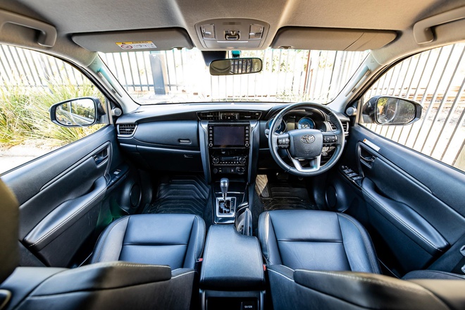 Hồi chuông cảnh báo của Toyota Fortuner: Bị loại khỏi danh mục sản phẩm ở thị trường này vì khách đổ xô sang Land Cruiser, Prado- Ảnh 4.