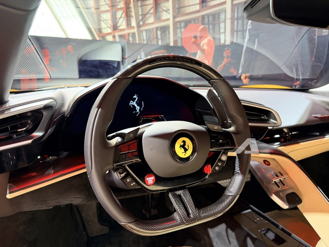 Sang Thái xem Ferrari 849 Testarossa về Việt Nam năm sau: Giá từ 35 tỷ đồng, số lượng giới hạn, đã có khách Việt đầu tiên đặt mua- Ảnh 13. Sang Thái xem Ferrari 849 Testarossa về Việt Nam năm sau: Giá từ 35 tỷ đồng, số lượng giới hạn, đã có khách Việt đầu tiên đặt mua- Ảnh 13.