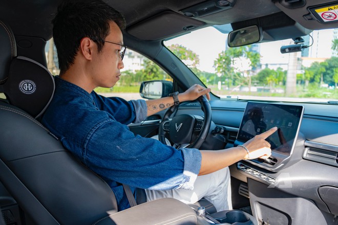Đổi từ EcoSport sang VinFast VF 6, chủ xe mê phượt chia sẻ: ‘ADAS như xe tiền tỷ, chạy Hà Giang không phải nghĩ’- Ảnh 9.
