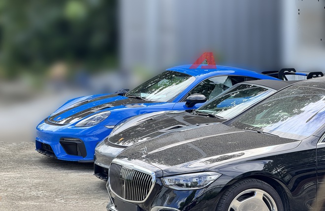 Lộ ảnh bộ đôi Porsche 718 RS đầu tiên về Việt Nam: Giá từ gần 12 tỷ nhưng vẫn gập mui bằng tay, dành cho dân chơi đích thực- Ảnh 2. Lộ ảnh bộ đôi Porsche 718 RS đầu tiên về Việt Nam: Giá từ gần 12 tỷ nhưng vẫn gập mui bằng tay, dành cho dân chơi đích thực- Ảnh 2.