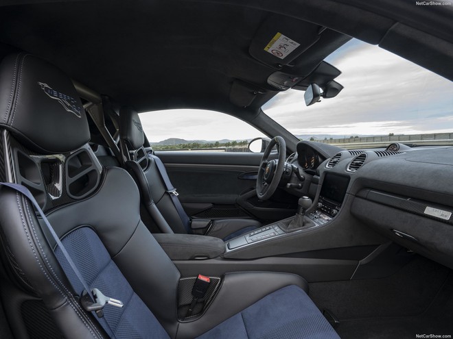 Lộ ảnh bộ đôi Porsche 718 RS đầu tiên về Việt Nam: Giá từ gần 12 tỷ nhưng vẫn gập mui bằng tay, dành cho dân chơi đích thực- Ảnh 9. Lộ ảnh bộ đôi Porsche 718 RS đầu tiên về Việt Nam: Giá từ gần 12 tỷ nhưng vẫn gập mui bằng tay, dành cho dân chơi đích thực- Ảnh 9.