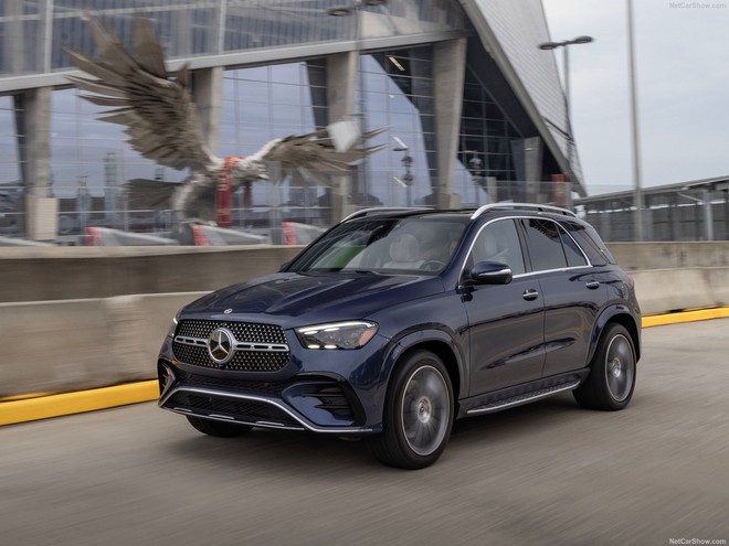 Mercedes-Benz GLE 400e ra mắt Việt Nam: Giá 4,669 tỷ đồng, mạnh 381hp, cạnh tranh X5 bằng máy hybrid, hết xăng vẫn chạy được hơn 110km- Ảnh 2.