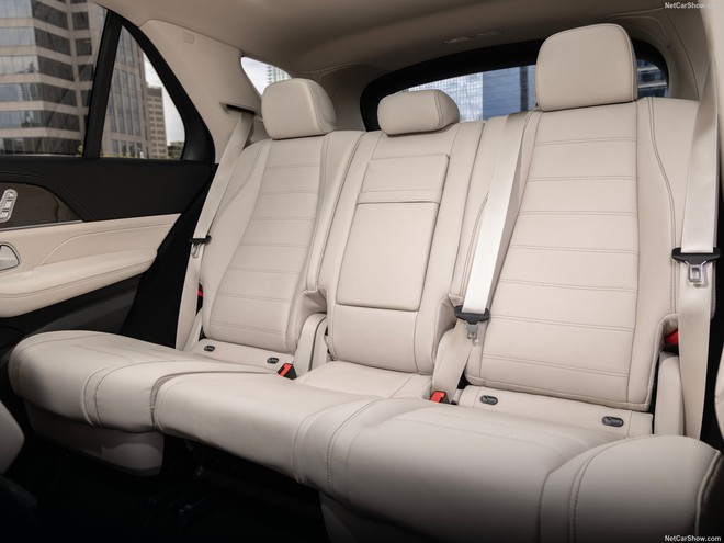 Mercedes-Benz GLE 400e ra mắt Việt Nam: Giá 4,669 tỷ đồng, mạnh 381hp, cạnh tranh X5 bằng máy hybrid, hết xăng vẫn chạy được hơn 110km- Ảnh 8.