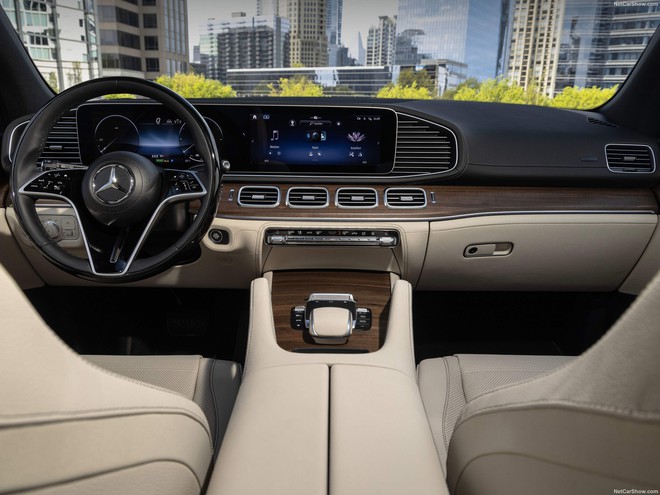 Mercedes-Benz GLE 400e ra mắt Việt Nam: Giá 4,669 tỷ đồng, mạnh 381hp, cạnh tranh X5 bằng máy hybrid, hết xăng vẫn chạy được hơn 110km- Ảnh 5.