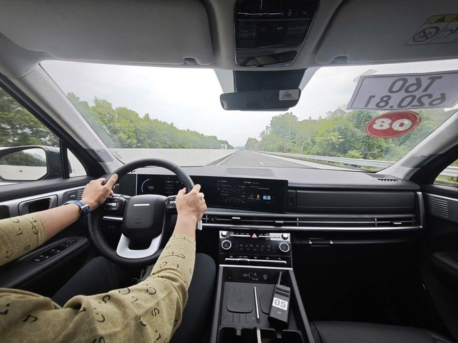 Hyundai Santa Fe Hybrid lộ diện tại Việt Nam, xác nhận thời điểm ra mắt đã đến rất gần- Ảnh 1.