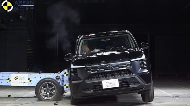 Mitsubishi Destinator bản cho Việt Nam thể hiện ra sao khi bị đâm mạnh với 2 người lớn, 2 trẻ nhỏ ngồi ghế an toàn trên xe?- Ảnh 3.