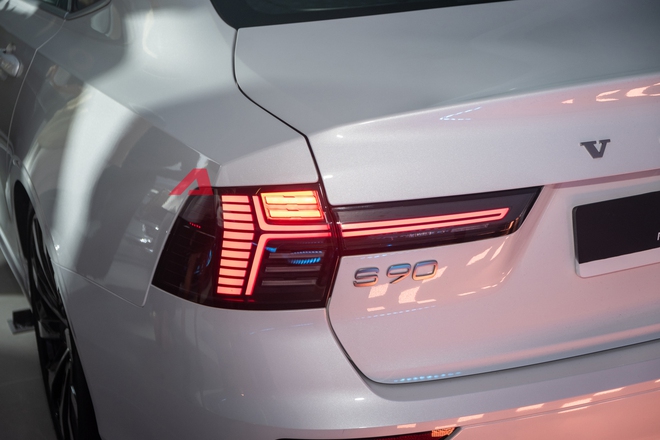 Chi tiết Volvo S90 mới vừa ra mắt Việt Nam: 2,75 tỷ đồng, rẻ hơn gần 150 triệu, thiết kế đẹp lên trông thấy, có màn hình Google- Ảnh 6. Chi tiết Volvo S90 mới vừa ra mắt Việt Nam: 2,75 tỷ đồng, rẻ hơn gần 150 triệu, thiết kế đẹp lên trông thấy, có màn hình Google- Ảnh 6.
