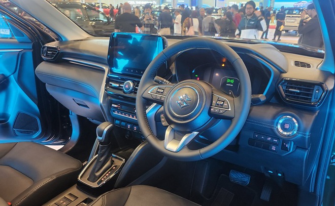 Suzuki Grand Vitara 2025 ra mắt ĐNÁ: Giá quy đổi từ 655 triệu đồng, thêm màn lớn, phanh điện tử, về Việt Nam dễ gây chú ý như Fronx- Ảnh 6. Suzuki Grand Vitara 2025 ra mắt ĐNÁ: Giá quy đổi từ 655 triệu đồng, thêm màn lớn, phanh điện tử, về Việt Nam dễ gây chú ý như Fronx- Ảnh 6.