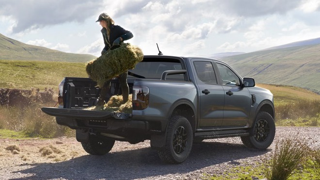 Ford Ranger, Everest 2026 lộ diện: Động cơ mới thay thế máy 2.0L bi-turbo, hộp số 10 cấp tiêu chuẩn, tinh mắt mới tìm ra sự khác biệt ở thiết kế- Ảnh 10. Ford Ranger, Everest 2026 lộ diện: Động cơ mới thay thế máy 2.0L bi-turbo, hộp số 10 cấp tiêu chuẩn, tinh mắt mới tìm ra sự khác biệt ở thiết kế- Ảnh 10.