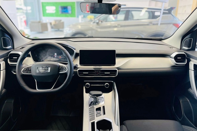 Dưới 500 triệu đồng mua SUV đô thị chọn Geely Coolray, Kia Sonet hay Hyundai Venue, bảng này sẽ giúp bạn dễ tìm được mẫu phù hợp- Ảnh 4. Dưới 500 triệu đồng mua SUV đô thị chọn Geely Coolray, Kia Sonet hay Hyundai Venue, bảng này sẽ giúp bạn dễ tìm được mẫu phù hợp- Ảnh 4.