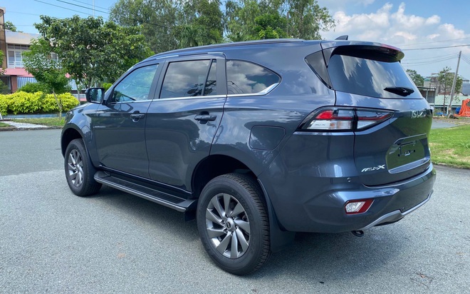 Isuzu mu-X giảm giá tới 330 triệu đồng tại đại lý: Bản rẻ nhất từ 760 triệu, tiệm cận phân khúc B, người mua phải đánh đổi 2 thứ- Ảnh 4. Isuzu mu-X giảm giá tới 330 triệu đồng tại đại lý: Bản rẻ nhất từ 760 triệu, tiệm cận phân khúc B, người mua phải đánh đổi 2 thứ- Ảnh 4.