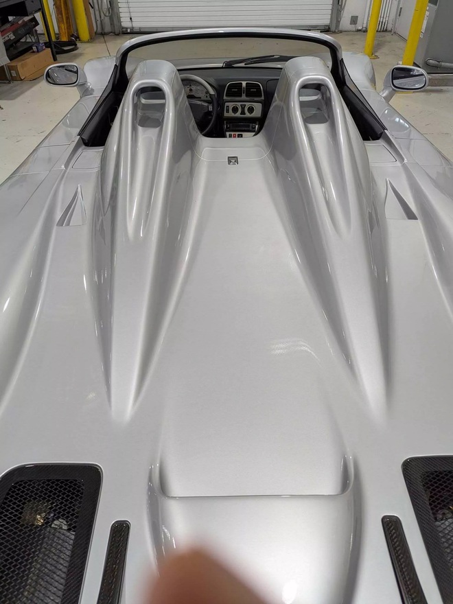 Mercedes CLK-GTR Roadster gi&aacute; quy đổi 342 tỷ đồng bị tịch thu, lai lịch chủ xe khiến ai cũng ngỡ ng&agrave;ng- Ảnh 2.