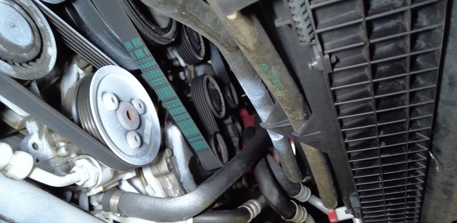 Chi phí ‘vô hình’ cực đắt đỏ khi sửa xe siêu sang: Tốn 53 triệu đồng tiền công thay một gioăng trị giá chỉ 80 nghìn đồng- Ảnh 9.