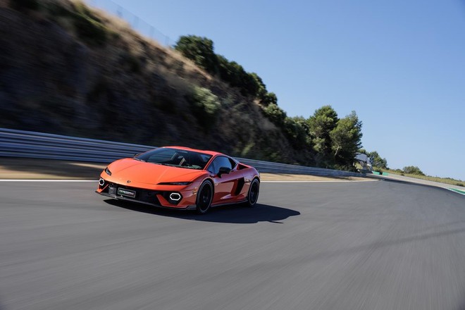 Lamborghini Temerario nhận đặt hàng tại Việt Nam: Giá từ gần 19,6 tỷ đồng, mạnh 907 mã lực, ra mắt ngay đầu năm sau- Ảnh 9.