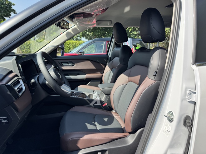 So sánh 2 phiên bản Mitsubishi Destinator vừa ra mắt: Chênh 75 triệu đồng, đánh đổi ADAS, camera 360 độ và loa Yamaha- Ảnh 10. So sánh 2 phiên bản Mitsubishi Destinator vừa ra mắt: Chênh 75 triệu đồng, đánh đổi ADAS, camera 360 độ và loa Yamaha- Ảnh 10.