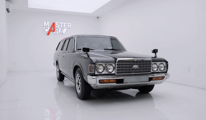 Toyota Crown Wagon 1978 của ông Đặng Lê Nguyên Vũ ‘hồi sinh’: Mất 10 tháng trùng tu, nội thất đỏ rượu vang và hàng loạt chi tiết chế tác thủ công- Ảnh 3. Toyota Crown Wagon 1978 của ông Đặng Lê Nguyên Vũ ‘hồi sinh’: Mất 10 tháng trùng tu, nội thất đỏ rượu vang và hàng loạt chi tiết chế tác thủ công- Ảnh 3.