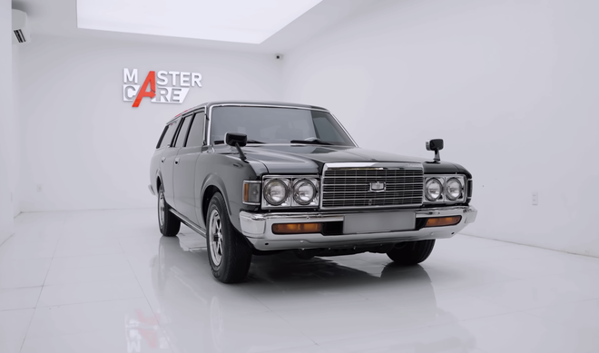 Toyota Crown Wagon 1978 của ông Đặng Lê Nguyên Vũ ‘hồi sinh’: Mất 10 tháng trùng tu, nội thất đỏ rượu vang và hàng loạt chi tiết chế tác thủ công- Ảnh 5. Toyota Crown Wagon 1978 của ông Đặng Lê Nguyên Vũ ‘hồi sinh’: Mất 10 tháng trùng tu, nội thất đỏ rượu vang và hàng loạt chi tiết chế tác thủ công- Ảnh 5.