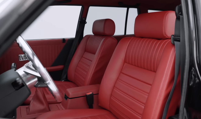 Toyota Crown Wagon 1978 của ông Đặng Lê Nguyên Vũ ‘hồi sinh’: Mất 10 tháng trùng tu, nội thất đỏ rượu vang và hàng loạt chi tiết chế tác thủ công- Ảnh 11. Toyota Crown Wagon 1978 của ông Đặng Lê Nguyên Vũ ‘hồi sinh’: Mất 10 tháng trùng tu, nội thất đỏ rượu vang và hàng loạt chi tiết chế tác thủ công- Ảnh 11.