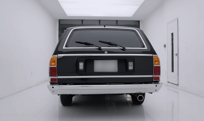 Toyota Crown Wagon 1978 của ông Đặng Lê Nguyên Vũ ‘hồi sinh’: Mất 10 tháng trùng tu, nội thất đỏ rượu vang và hàng loạt chi tiết chế tác thủ công- Ảnh 7. Toyota Crown Wagon 1978 của ông Đặng Lê Nguyên Vũ ‘hồi sinh’: Mất 10 tháng trùng tu, nội thất đỏ rượu vang và hàng loạt chi tiết chế tác thủ công- Ảnh 7.