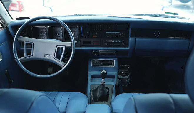 Toyota Crown Wagon 1978 của ông Đặng Lê Nguyên Vũ ‘hồi sinh’: Mất 10 tháng trùng tu, nội thất đỏ rượu vang và hàng loạt chi tiết chế tác thủ công- Ảnh 8. Toyota Crown Wagon 1978 của ông Đặng Lê Nguyên Vũ ‘hồi sinh’: Mất 10 tháng trùng tu, nội thất đỏ rượu vang và hàng loạt chi tiết chế tác thủ công- Ảnh 8.