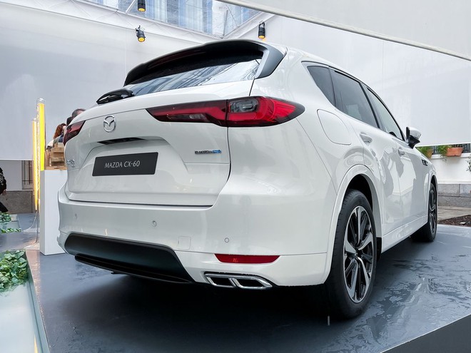 Đây là những mẫu xe sẽ ngáng đường Mazda CX-60, CX-90 khi bán tại Việt Nam tới đây: Đều là xe châu Âu kiểu ‘cận sang’, tầm giá 1,5-2 tỷ đồng- Ảnh 6. Đây là những mẫu xe sẽ ngáng đường Mazda CX-60, CX-90 khi bán tại Việt Nam tới đây: Đều là xe châu Âu kiểu ‘cận sang’, tầm giá 1,5-2 tỷ đồng- Ảnh 6.