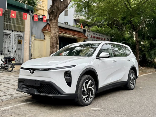 Mitsubishi Xpander muốn giữ ngôi vương MPV Việt Nam 2025 thì phải làm được điều không tưởng này trước VinFast Limo Green- Ảnh 2. Mitsubishi Xpander muốn giữ ngôi vương MPV Việt Nam 2025 thì phải làm được điều không tưởng này trước VinFast Limo Green- Ảnh 2.
