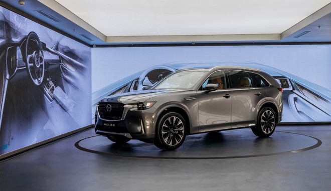 Ảnh thực tế các phiên bản Mazda CX-60, CX-90 tại Việt Nam: Phân biệt được từ ngoại hình, động cơ khác biệt, đều có ADAS- Ảnh 3. Ảnh thực tế các phiên bản Mazda CX-60, CX-90 tại Việt Nam: Phân biệt được từ ngoại hình, động cơ khác biệt, đều có ADAS- Ảnh 3.