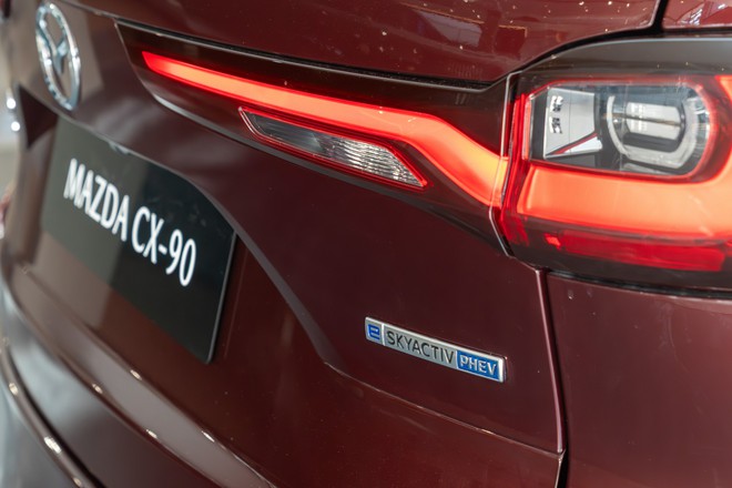 Ảnh thực tế các phiên bản Mazda CX-60, CX-90 tại Việt Nam: Phân biệt được từ ngoại hình, động cơ khác biệt, đều có ADAS- Ảnh 9. Ảnh thực tế các phiên bản Mazda CX-60, CX-90 tại Việt Nam: Phân biệt được từ ngoại hình, động cơ khác biệt, đều có ADAS- Ảnh 9.