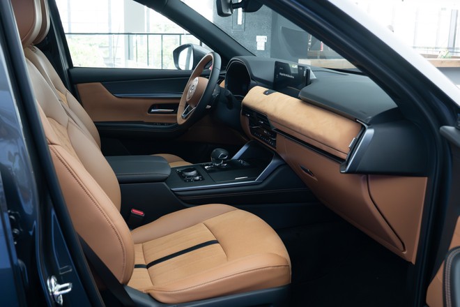 Ảnh thực tế các phiên bản Mazda CX-60, CX-90 tại Việt Nam: Phân biệt được từ ngoại hình, động cơ khác biệt, đều có ADAS- Ảnh 13. Ảnh thực tế các phiên bản Mazda CX-60, CX-90 tại Việt Nam: Phân biệt được từ ngoại hình, động cơ khác biệt, đều có ADAS- Ảnh 13.