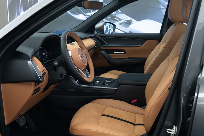 Ảnh thực tế các phiên bản Mazda CX-60, CX-90 tại Việt Nam: Phân biệt được từ ngoại hình, động cơ khác biệt, đều có ADAS- Ảnh 12. Ảnh thực tế các phiên bản Mazda CX-60, CX-90 tại Việt Nam: Phân biệt được từ ngoại hình, động cơ khác biệt, đều có ADAS- Ảnh 12.