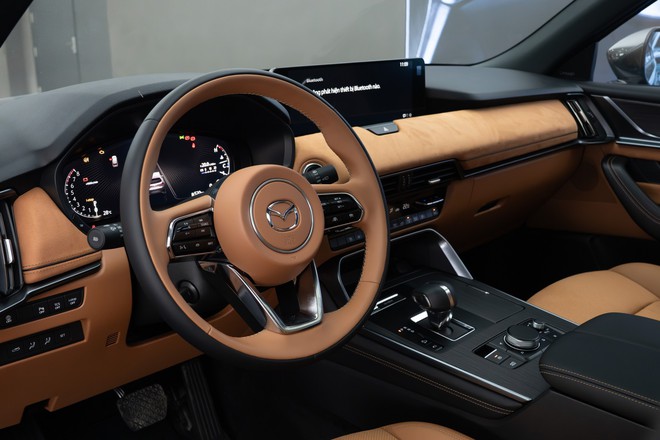 Ảnh thực tế các phiên bản Mazda CX-60, CX-90 tại Việt Nam: Phân biệt được từ ngoại hình, động cơ khác biệt, đều có ADAS- Ảnh 11. Ảnh thực tế các phiên bản Mazda CX-60, CX-90 tại Việt Nam: Phân biệt được từ ngoại hình, động cơ khác biệt, đều có ADAS- Ảnh 11.
