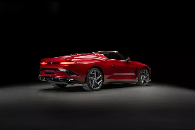 Chiếc Bentley cực hiếm này 'mất giá' gần 22 tỷ đồng sau 1.000km lăn bánh, chứng minh không phải cứ bản giới hạn là bán lãi- Ảnh 4. Chiếc Bentley cực hiếm này 'mất giá' gần 22 tỷ đồng sau 1.000km lăn bánh, chứng minh không phải cứ bản giới hạn là bán lãi- Ảnh 4.