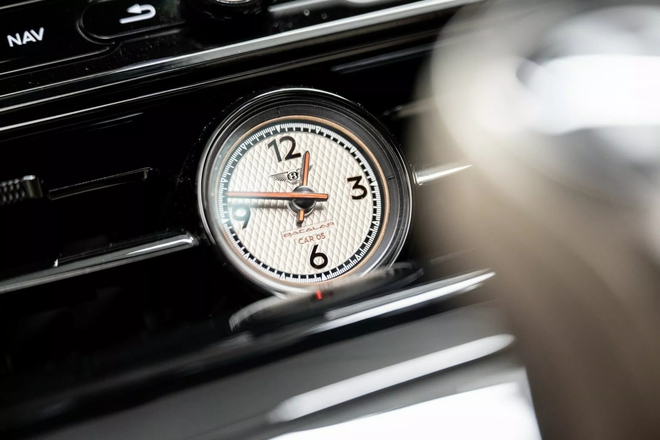 Chiếc Bentley cực hiếm này 'mất giá' gần 22 tỷ đồng sau 1.000km lăn bánh, chứng minh không phải cứ bản giới hạn là bán lãi- Ảnh 16. Chiếc Bentley cực hiếm này 'mất giá' gần 22 tỷ đồng sau 1.000km lăn bánh, chứng minh không phải cứ bản giới hạn là bán lãi- Ảnh 16.