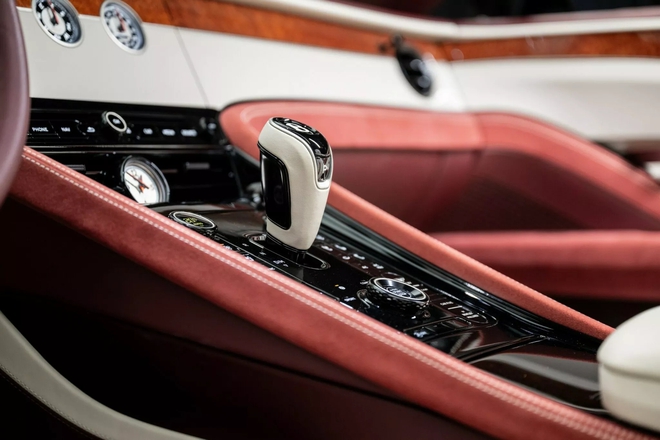 Chiếc Bentley cực hiếm này 'mất giá' gần 22 tỷ đồng sau 1.000km lăn bánh, chứng minh không phải cứ bản giới hạn là bán lãi- Ảnh 14. Chiếc Bentley cực hiếm này 'mất giá' gần 22 tỷ đồng sau 1.000km lăn bánh, chứng minh không phải cứ bản giới hạn là bán lãi- Ảnh 14.