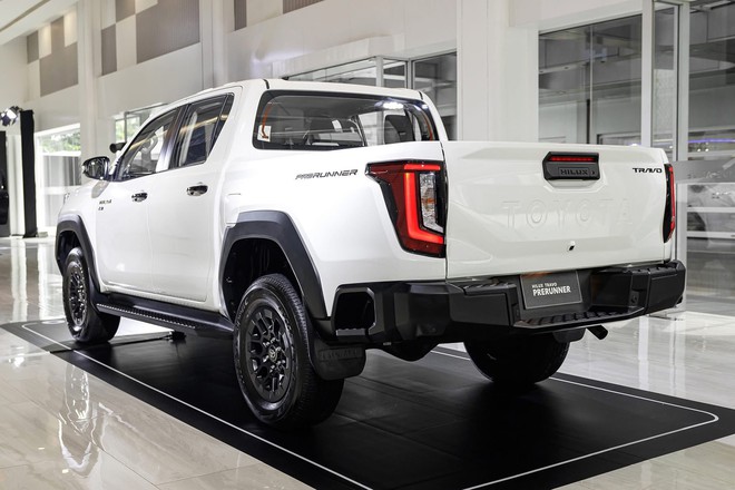 Toyota Hilux 2026 lần đầu được hé lộ chính thức tại Việt Nam: Ra mắt tháng sau với nhiều thay đổi lột xác, dễ có 3 bản đấu Ranger- Ảnh 6. Toyota Hilux 2026 lần đầu được hé lộ chính thức tại Việt Nam: Ra mắt tháng sau với nhiều thay đổi lột xác, dễ có 3 bản đấu Ranger- Ảnh 6.