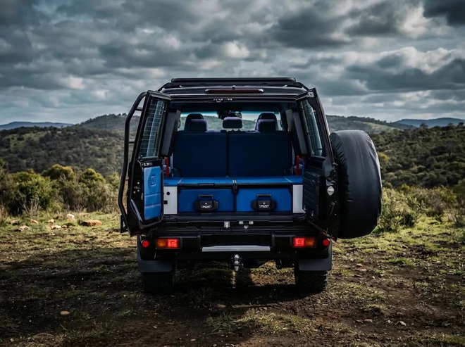 Bản Toyota Land Cruiser này dành cho ai thích dáng hoài cổ nhưng vẫn đủ công nghệ hiện đại: Giá quy đổi hơn 3,8 tỷ đồng, nhiều đồ chơi off-road- Ảnh 7. Bản Toyota Land Cruiser này dành cho ai thích dáng hoài cổ nhưng vẫn đủ công nghệ hiện đại: Giá quy đổi hơn 3,8 tỷ đồng, nhiều đồ chơi off-road- Ảnh 7.