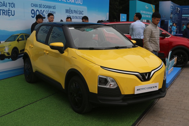 45 xe gầm cao ra mắt Việt Nam 2025: Gần nửa vẫn chạy xăng, dầu nhưng xe điện, hybrid có nhiều cái tên hot- Ảnh 1. 45 xe gầm cao ra mắt Việt Nam 2025: Gần nửa vẫn chạy xăng, dầu nhưng xe điện, hybrid có nhiều cái tên hot- Ảnh 1.