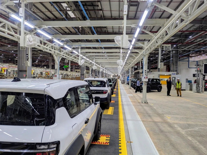 Bên trong nhà máy hơn 26.000 tỷ đồng của VinFast tại Indonesia: Tràn ngập VF 3, sẽ sản xuất VF 5, VF 6, VF 7, có thể thêm cả Limo Green năm sau- Ảnh 10. Bên trong nhà máy hơn 26.000 tỷ đồng của VinFast tại Indonesia: Tràn ngập VF 3, sẽ sản xuất VF 5, VF 6, VF 7, có thể thêm cả Limo Green năm sau- Ảnh 10.