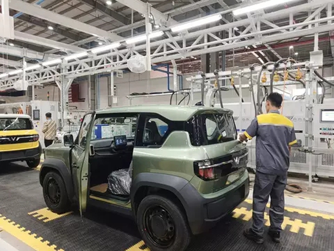 Bên trong nhà máy hơn 26.000 tỷ đồng của VinFast tại Indonesia: Tràn ngập VF 3, sẽ sản xuất VF 5, VF 6, VF 7, có thể thêm cả Limo Green năm sau- Ảnh 9. Bên trong nhà máy hơn 26.000 tỷ đồng của VinFast tại Indonesia: Tràn ngập VF 3, sẽ sản xuất VF 5, VF 6, VF 7, có thể thêm cả Limo Green năm sau- Ảnh 9.