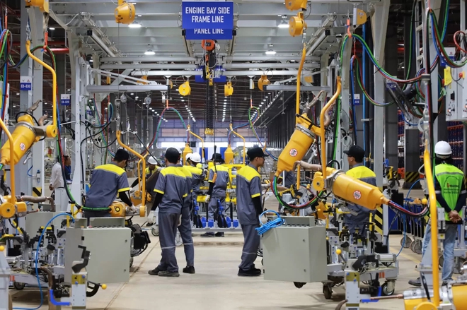 Bên trong nhà máy hơn 26.000 tỷ đồng của VinFast tại Indonesia: Tràn ngập VF 3, sẽ sản xuất VF 5, VF 6, VF 7, có thể thêm cả Limo Green năm sau- Ảnh 3. Bên trong nhà máy hơn 26.000 tỷ đồng của VinFast tại Indonesia: Tràn ngập VF 3, sẽ sản xuất VF 5, VF 6, VF 7, có thể thêm cả Limo Green năm sau- Ảnh 3.