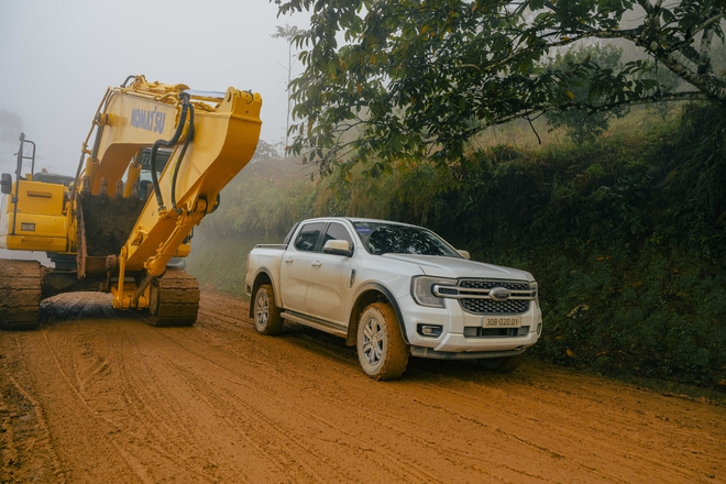 Ford Ranger vượt địa h&igrave;nh &lsquo;kh&ocirc;ng cho ph&eacute;p sự chủ quan&rsquo;, tới Cao Bằng hỗ trợ người d&acirc;n gặp kh&oacute; khăn- Ảnh 14.