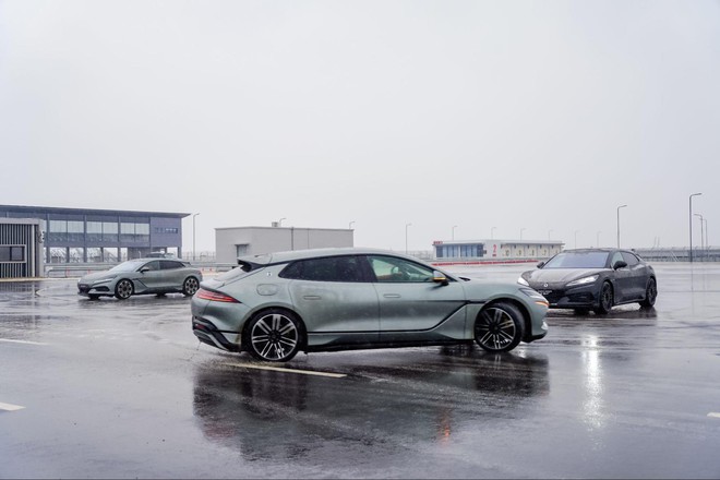 Tôi sang Trung Quốc trải nghiệm đường đua khổng lồ phủ trong tuyết dày của BYD: Leo dốc cát, bơi trong nước, nghiêng 30 độ đều trong ‘1 nốt nhạc’- Ảnh 19.