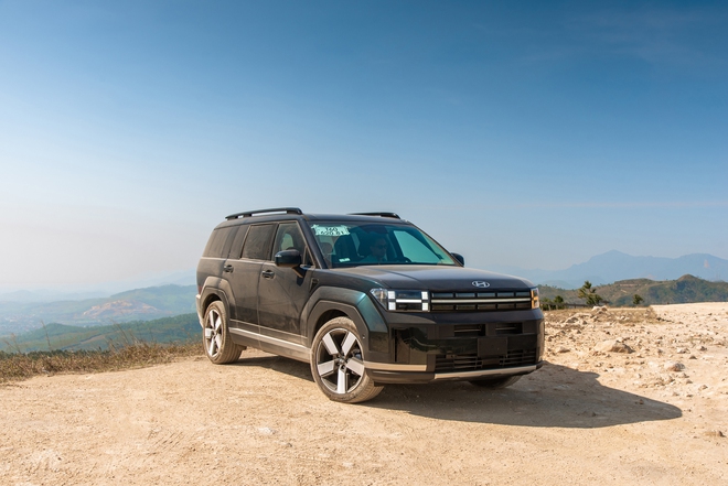 Bỏ 1,5 tỷ mua Hyundai Santa Fe Hybrid và những điều cần biết: Bớt bồng bềnh nhưng đừng kỳ vọng quá nhiều về tiết kiệm nhiên liệu- Ảnh 16. Bỏ 1,5 tỷ mua Hyundai Santa Fe Hybrid và những điều cần biết: Bớt bồng bềnh nhưng đừng kỳ vọng quá nhiều về tiết kiệm nhiên liệu- Ảnh 16.