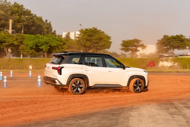 Cầm lái Mitsubishi Destinator: 6 bài sa hình ‘khét lẹt’ này biết luôn xe cầu trước 1.5L 7 chỗ thật sự sẽ thế nào!- Ảnh 29.