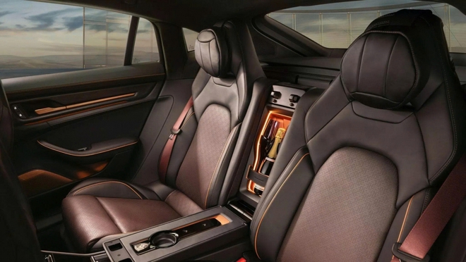 Ngắm chiếc Porsche Panamera độc bản được sản xuất riêng cho một khách hàng- Ảnh 8. Ngắm chiếc Porsche Panamera độc bản được sản xuất riêng cho một khách hàng- Ảnh 8.